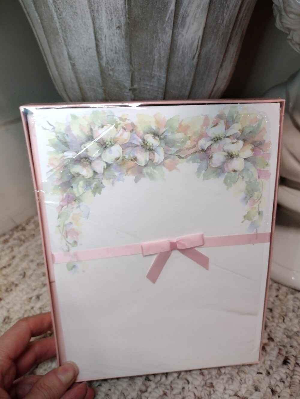 Creative Papers Vintage Dogwood By Laura Lewis Lanier Boxed Stationary Set - Picture 2 of 5